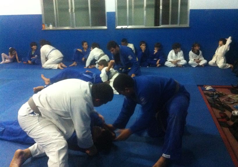 Alunos da UENF participam de aulão na sede da JudoCam em 2011