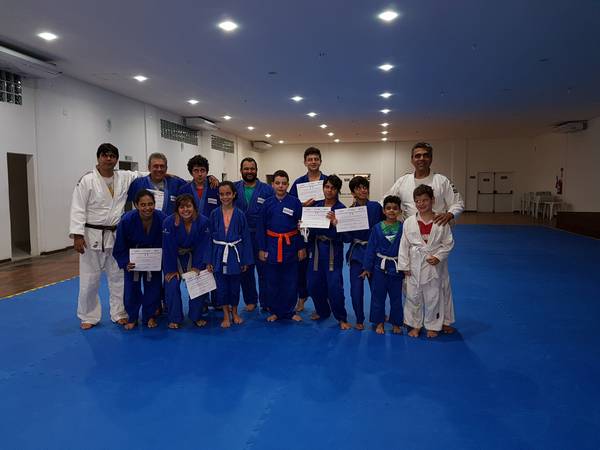 Tênis Clube de Campos recebe alunos da UENF na entrega da graduação